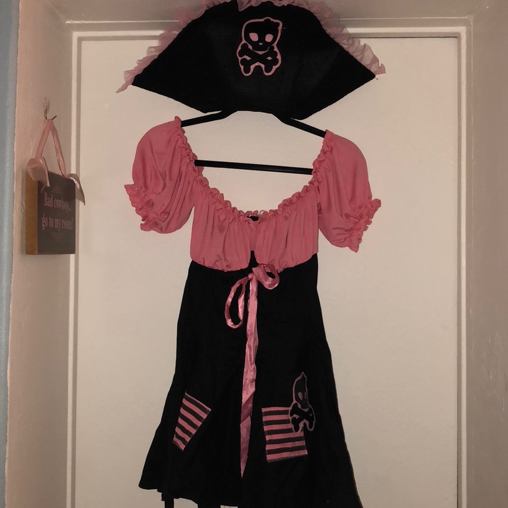 Pink pirate girl costume